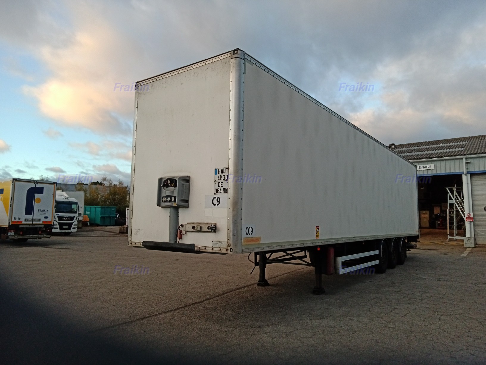 FRUEHAUF SR 38T FRUEHAUF FOURG.3ESS. ALLQUILER OPCION COMPRA VENTA